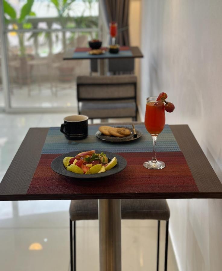 Guided Hospitality - Luxury Accommodations Lagos Exteriör bild